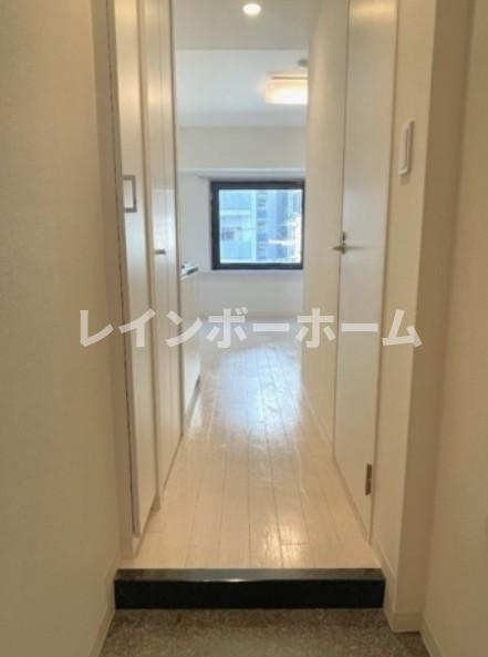 SOCIETY SEASONSの玄関