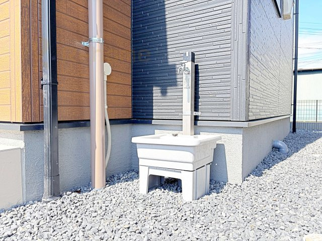 小美玉市希望ヶ丘1期　新築戸建て　1号棟の設備|嬉しい立水栓付き！洗車や水やりラクラクです♪
