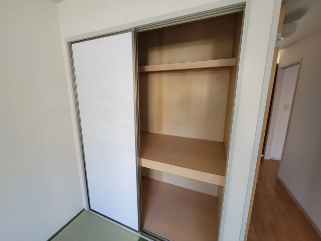 メゾン・ボナールD棟の収納