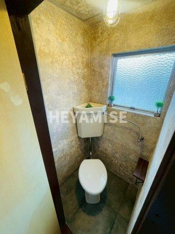 PEACE HOME 白木のトイレ