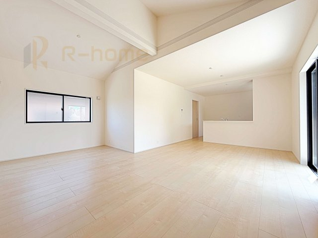 小美玉市希望ヶ丘1期　新築戸建て　3号棟の居間・リビング|広々としたLDK♪充分な広さがあり、ご家族でインテリアのレイアウトを考えるのも楽しみですね！