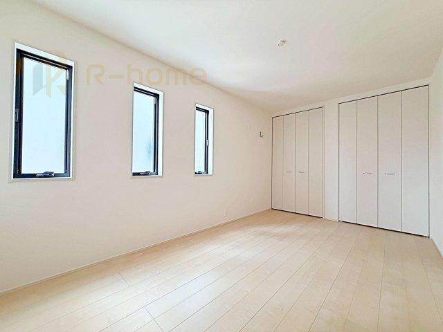 小美玉市希望ヶ丘1期　新築戸建て　3号棟の洋室|どんな部屋家具も合わせやすいシンプルな洋室！
たっぷりの日差しと心地よい風が舞い込む住まい♪
