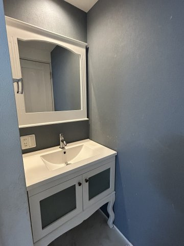 ボンヌ・ジュルネの独立洗面台