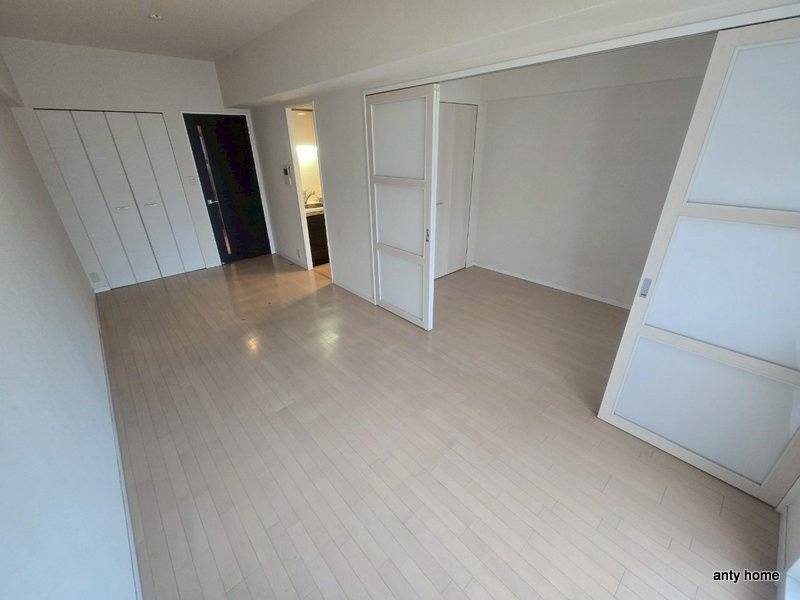 ES-Grande大阪 City Avenue　仲介手数料無料の居間・リビング