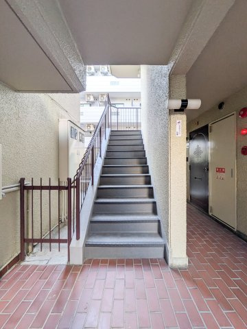 ニューライフ岡本のロビー|建物の内部です