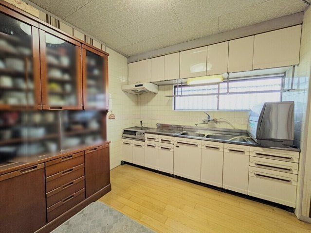 岡山市北区佐山 中古住宅のキッチン