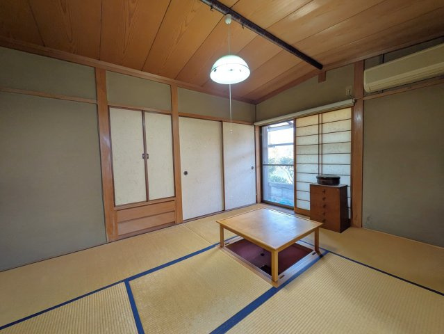 岡山市北区佐山 中古住宅の和室|◆1階北東側和室6畳には掘り炬燵がございます。