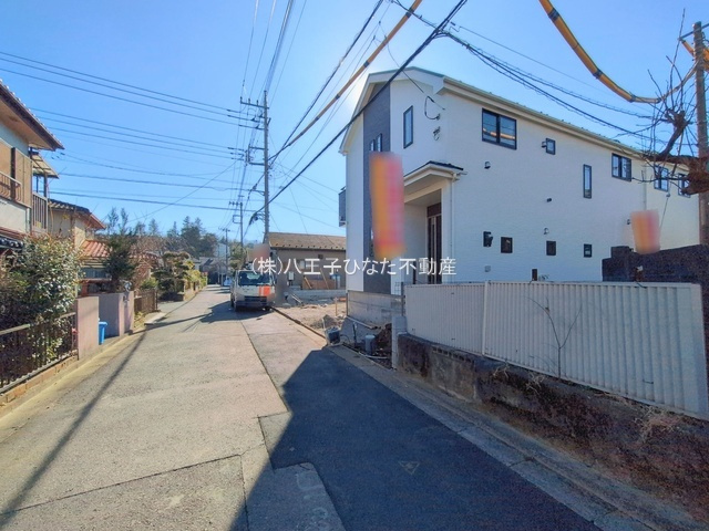 祝　成約済み　八王子市　寺田町　新築戸建ての前面道路含む現地写真|～仲介手数料無料☆八王子ひなた不動産～八王子市寺田町　新築戸建て