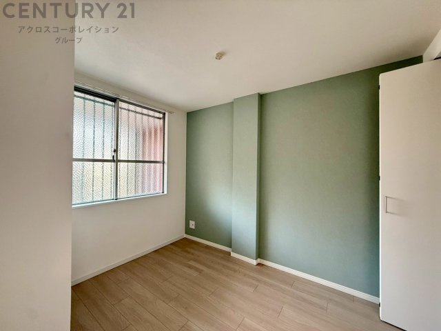 子供部屋…創造性や成長を促す遊びの空間を提供。学習や趣味に集中できる環境を整えます。個別のプライベートスペースは自己表現と自立心を育み、心地よい睡眠環境を整えリラックスできる場所を提供。