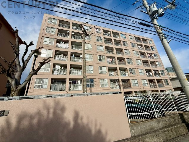 2025年9月リフォーム済。駐車場権利付き（1台）物件。キッチンには食洗器が付いております。阪急「清荒神」駅徒歩7分、阪急・JR「宝塚」駅からもアクセスが可能です。