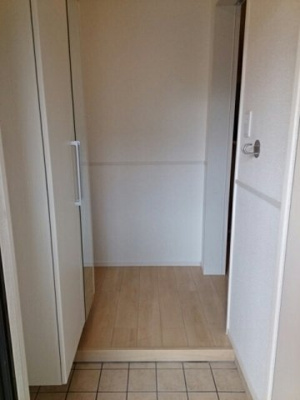 【玄関】 | トレモントＢ