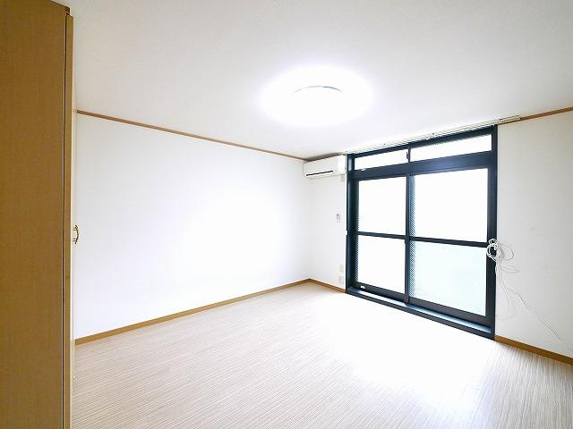 アエル宝来の洋室|きれいな洋室です