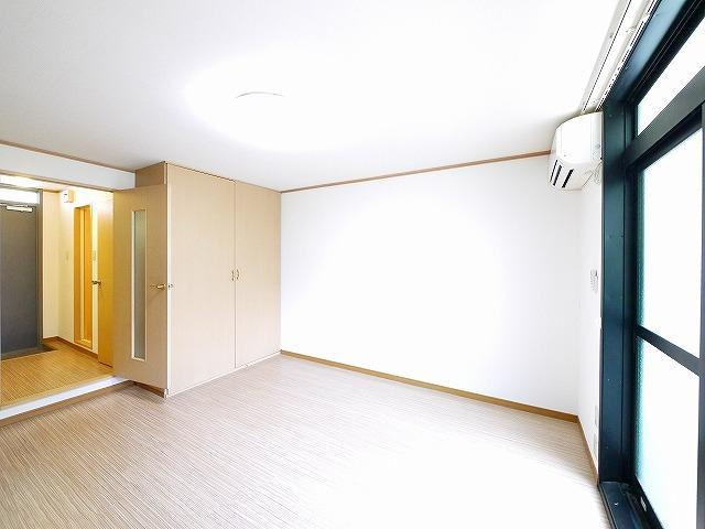 アエル宝来の洋室|ゆったりした洋室です