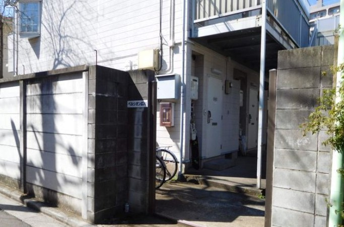 杉並区阿佐谷南３丁目のアパートのエントランス