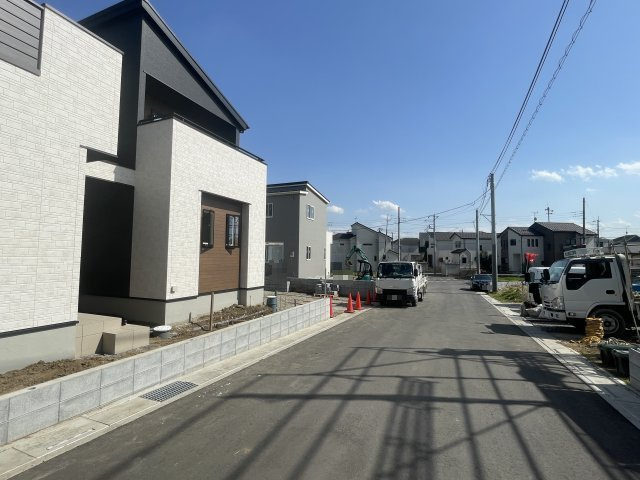 【前面道路含む現地写真】 | 比企郡滑川町月輪　新築戸建　全4棟　2号棟