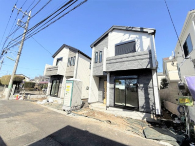 【外観】 | 【仲介手数料２４０万円が無料！！】■南道路■太陽光発電に蓄電池■長期優良認定住宅 | 決算特別キャンペーン！
家計応援サービスの限界に挑戦中！
「物件概要」の「諸費用」欄をご覧下さい！
■南道路で陽当り良好
■長期優良認定住宅
■住宅性能評価６項目で最高評価
■モデルハウス見学可能