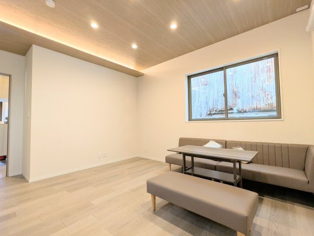 葛飾区東四つ木１丁目の戸建の居間・リビング|～リビングダイニング写真～