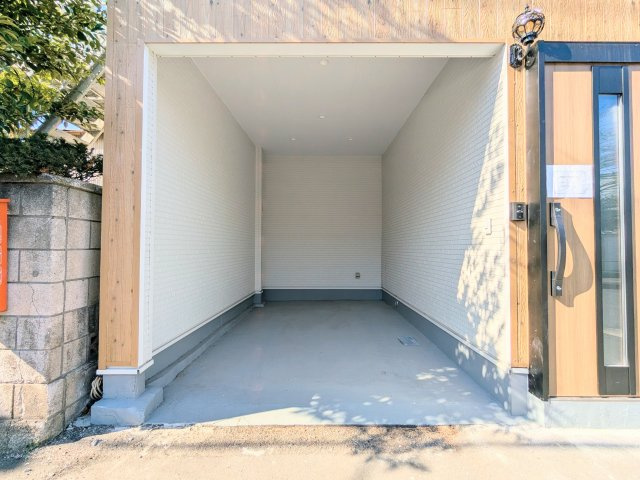 葛飾区東四つ木１丁目の戸建の駐車場|～ビルトイン駐車場 写真～