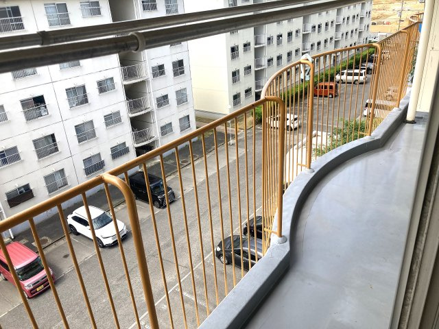 メゾン北鈴のバルコニー|ワイドな南側バルコニー