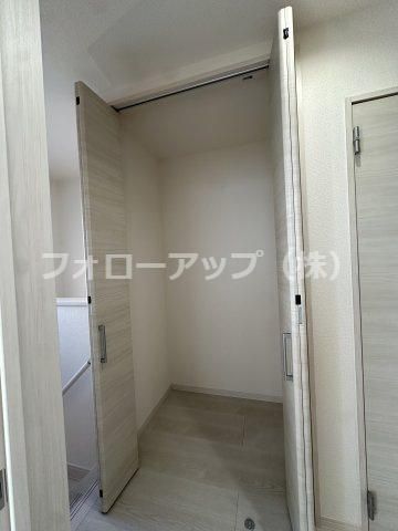 貝塚市三ツ松5期１号棟の収納|こまごまとしたものを収納できそうですね