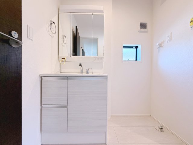 島田市御仮屋町／　新築戸建の独立洗面台