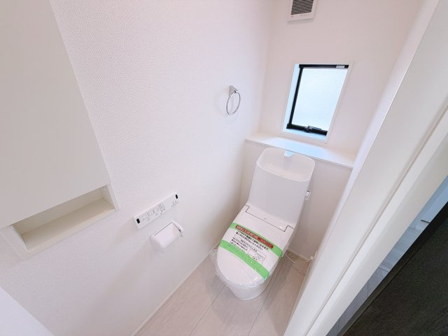 島田市御仮屋町／　新築戸建のトイレ