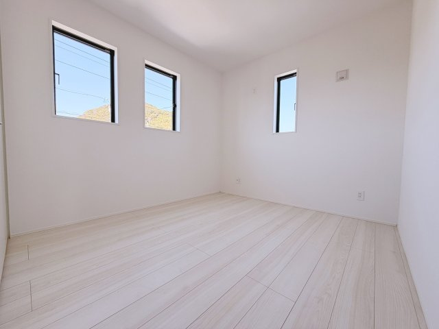 島田市御仮屋町／　新築戸建の洋室
