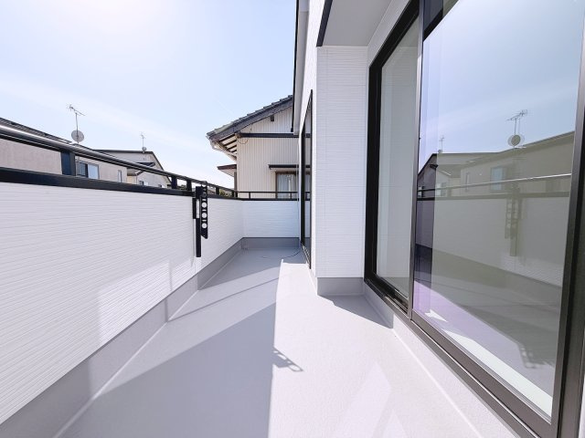 島田市御仮屋町／　新築戸建のバルコニー