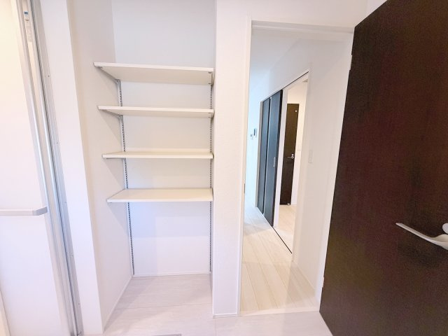 島田市御仮屋町／　新築戸建の収納