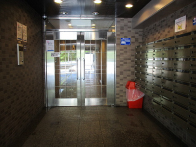 【エントランス】 | コスモプラザ新大阪 | きれいな外観です