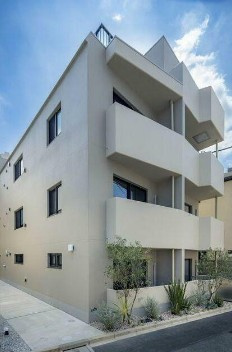 【外観】 | ＵＣＭ　ＫＡＭＩＯＣＨＩＡＩ | 鉄筋コンクリート造のがっちりとした建物。