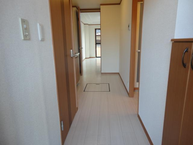 リバティヒルズ吉田Ⅴ　　刈谷市近郊の賃貸はクラスホーム刈谷店の内装|廊下