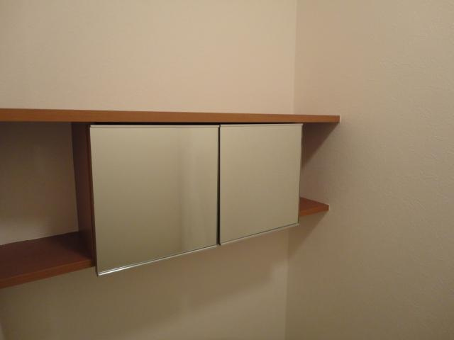 リバティヒルズ吉田Ⅴ　　刈谷市近郊の賃貸はクラスホーム刈谷店のトイレ|鏡付き収納