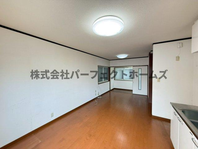 春日元町1丁目戸建　賃貸の居間・リビング|ゆったりとした居間です