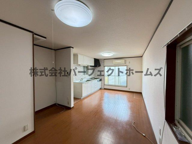 春日元町1丁目戸建　賃貸の居間・リビング|おしゃれな居間です