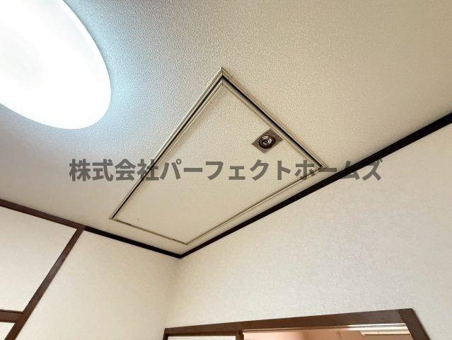春日元町1丁目戸建　賃貸の設備|屋根裏収納