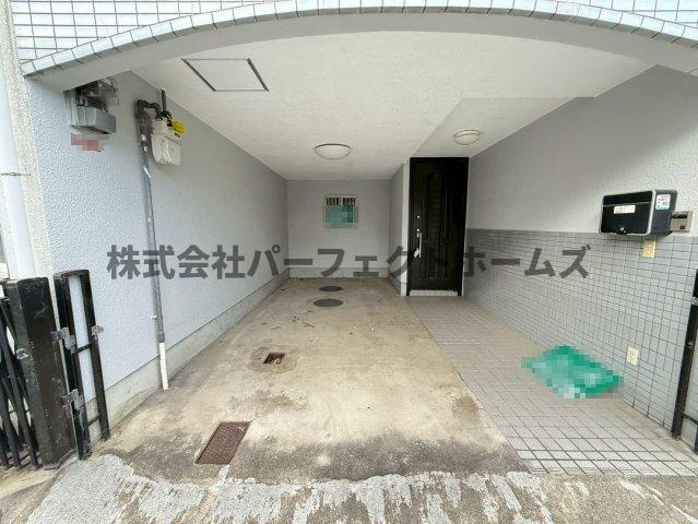 春日元町1丁目戸建　賃貸の駐車場|駐車場完備です