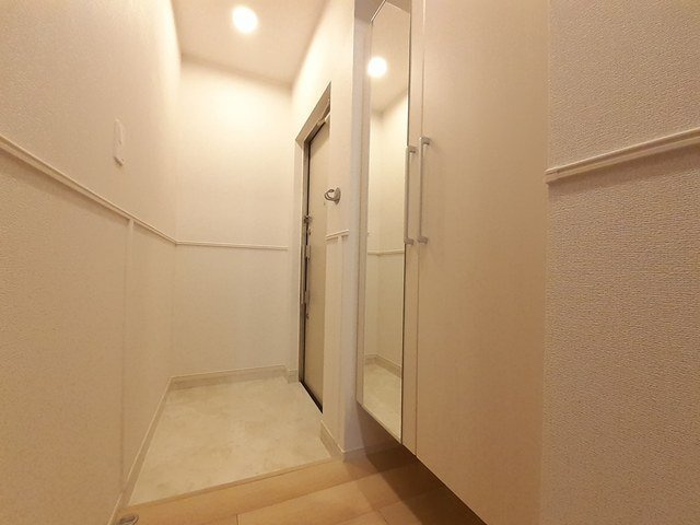 パルテール八尾の玄関