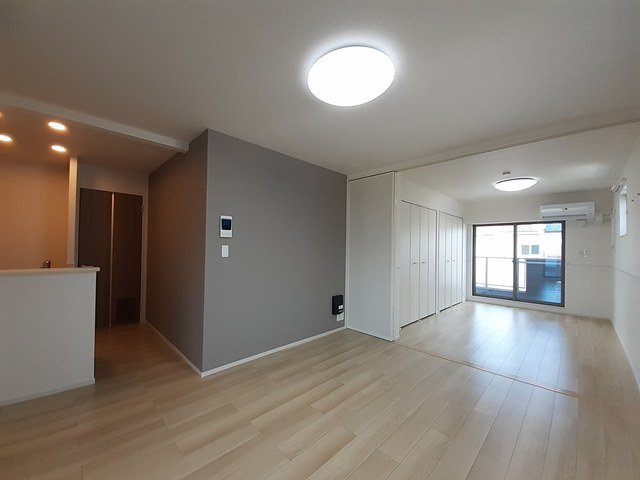 パルテール八尾の居間・リビング