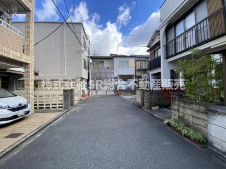 大蓮東4丁目中古テラスハウスの前面道路含む現地写真|リフォームプランなら弊社にお任せ！
資金面・オシャレな雰囲気・スタンダード
あなたの希望を叶えます！
