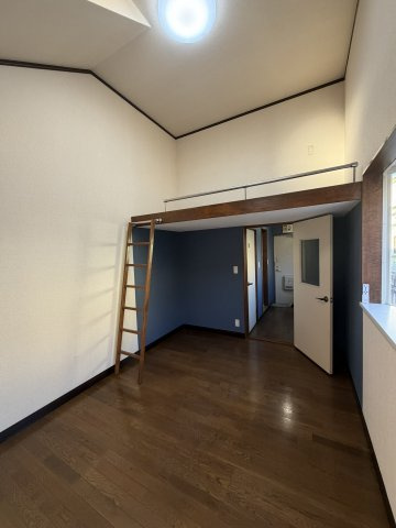 【 貸主 】パレス西戸部の洋室