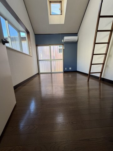 【 貸主 】パレス西戸部の洋室