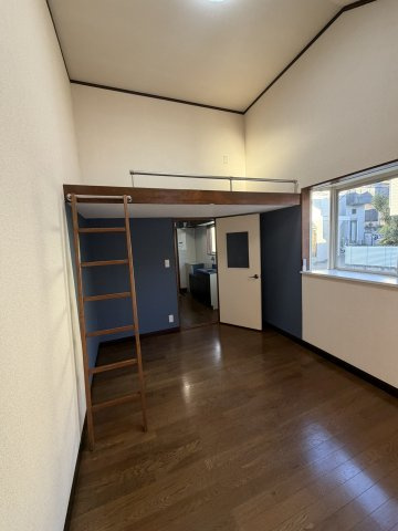 【 貸主 】パレス西戸部の洋室