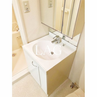 【洗面所】 | ヴァンタジオＭ | 独立洗面台です。