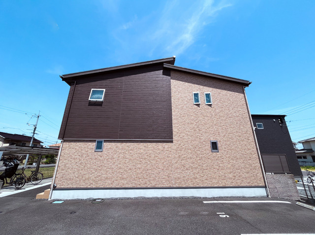 アルヴィータA棟のエントランス