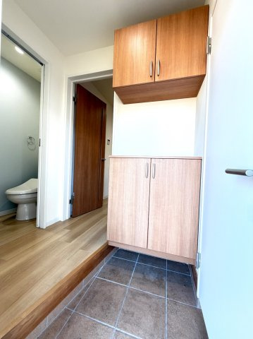 アルヴィータA棟の玄関