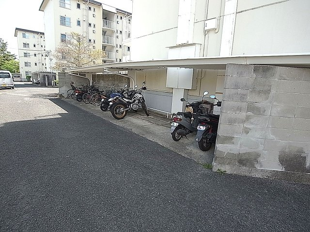メゾン北鈴のその他共用部分|駐輪スペース、バイクも置けます