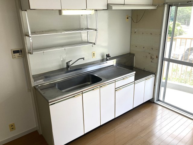 メゾン北鈴のキッチン|コンロ設置可能の広めのキッチン