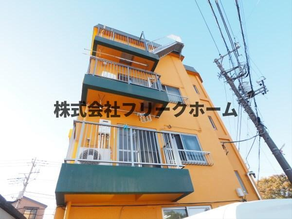 三鷹市新川３丁目の賃貸マンションの外観