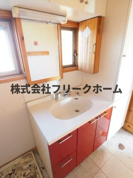 三鷹市新川３丁目の賃貸マンションの洗面所